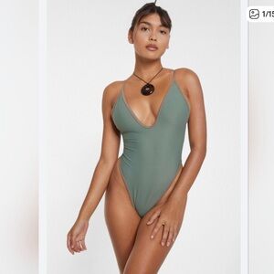 Soso Swim one piece bathing suit Elegant Olive One-Piece Swimsuit size m